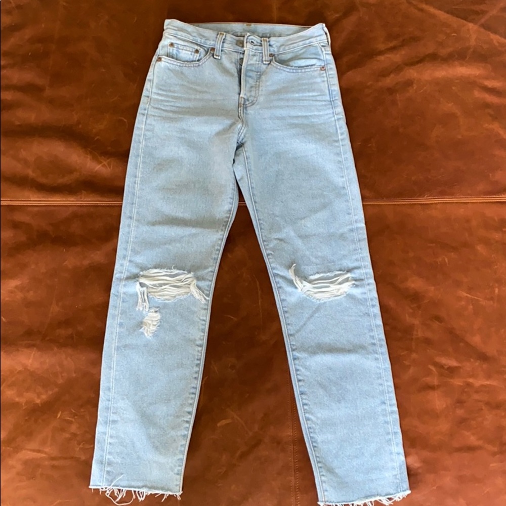 Levis High Waisted Light Washed Ripped Knee Jean
